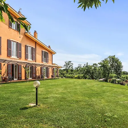 Apartment 2 Bedroom In Vt Capranica