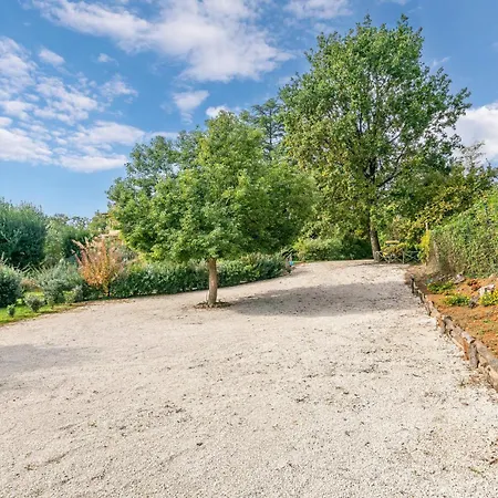2 Bedroom In Vt Apartment Capranica